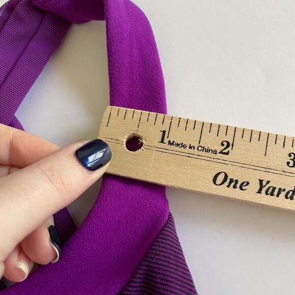 Lululemon Enhearten Tank Top Stripe Tender Violet Black Womens 6 Athletic FLAWED - Picture 12 of 12